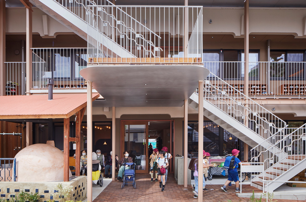 多世代が共に暮らす「みち」をつくる~深川えんみち